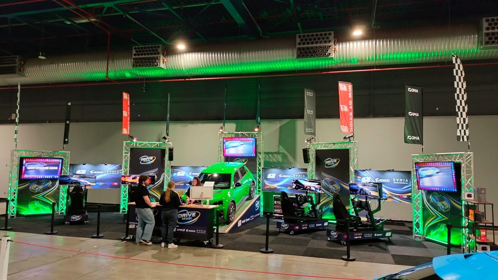 Overzicht van de volledige Drive To Win-stand voor opening